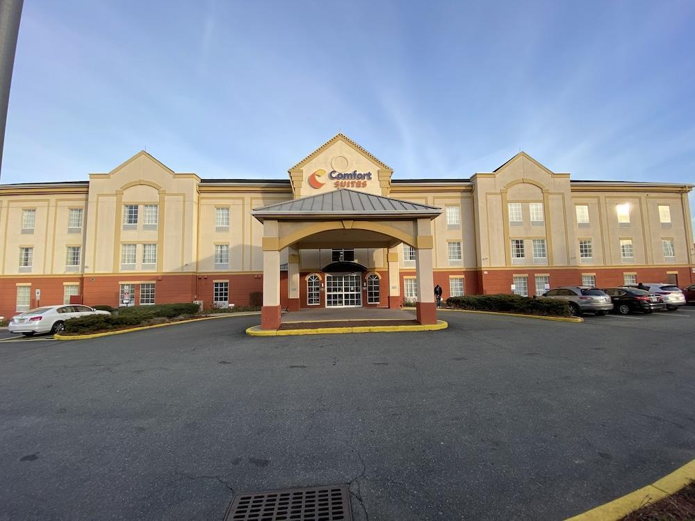 Comfort Suites Newark - Harrison Exterior foto