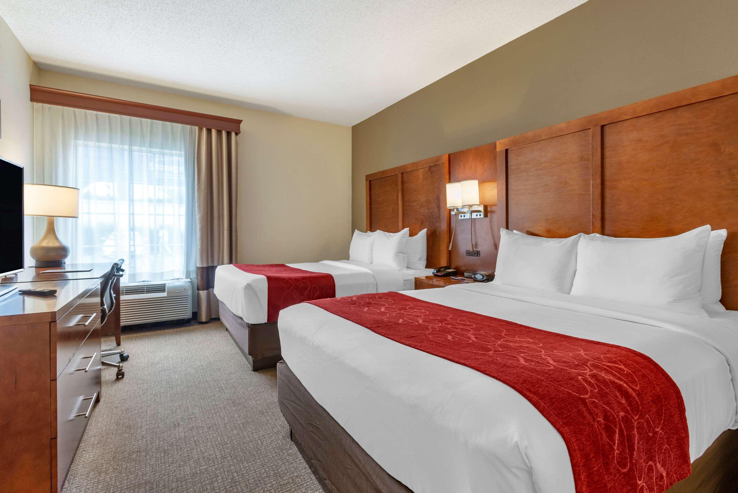 Comfort Suites Newark - Harrison Exterior foto