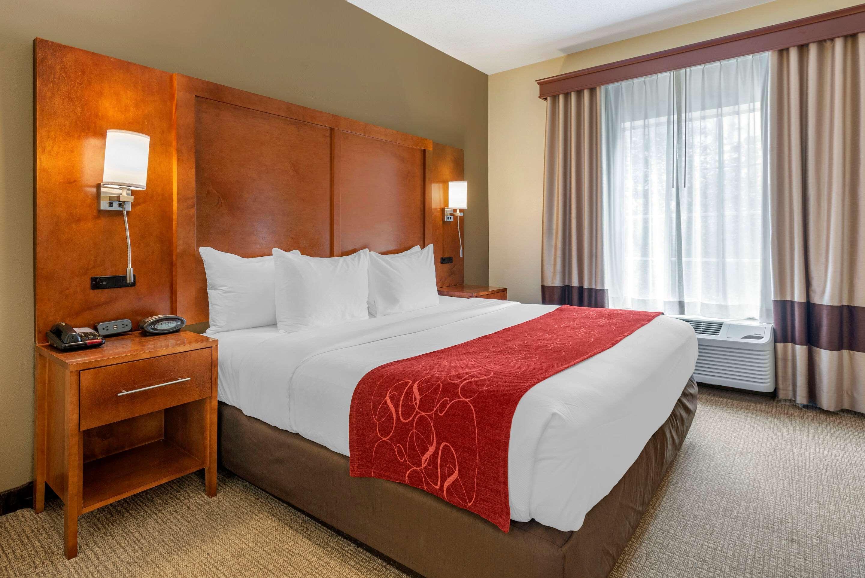 Comfort Suites Newark - Harrison Exterior foto