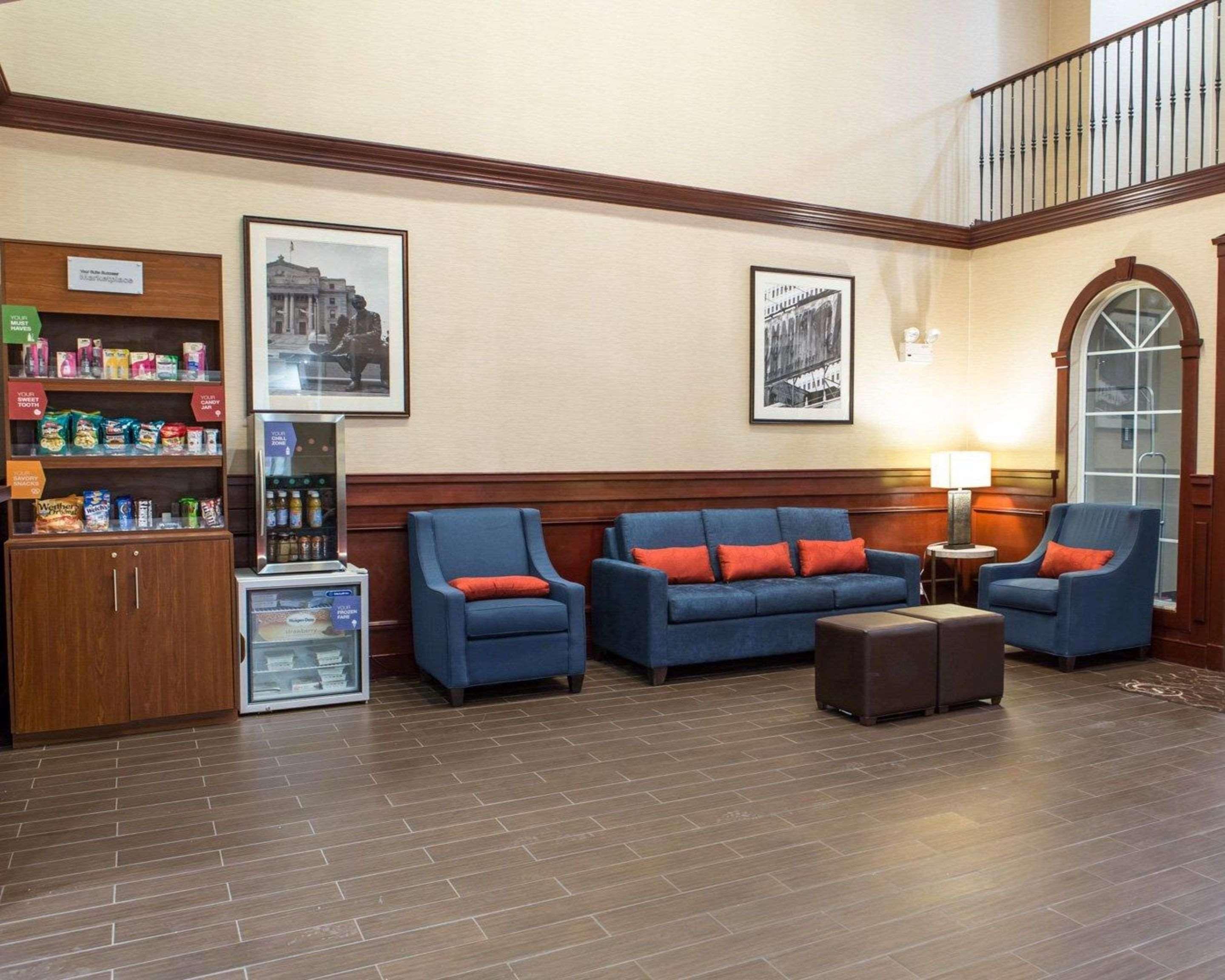 Comfort Suites Newark - Harrison Exterior foto