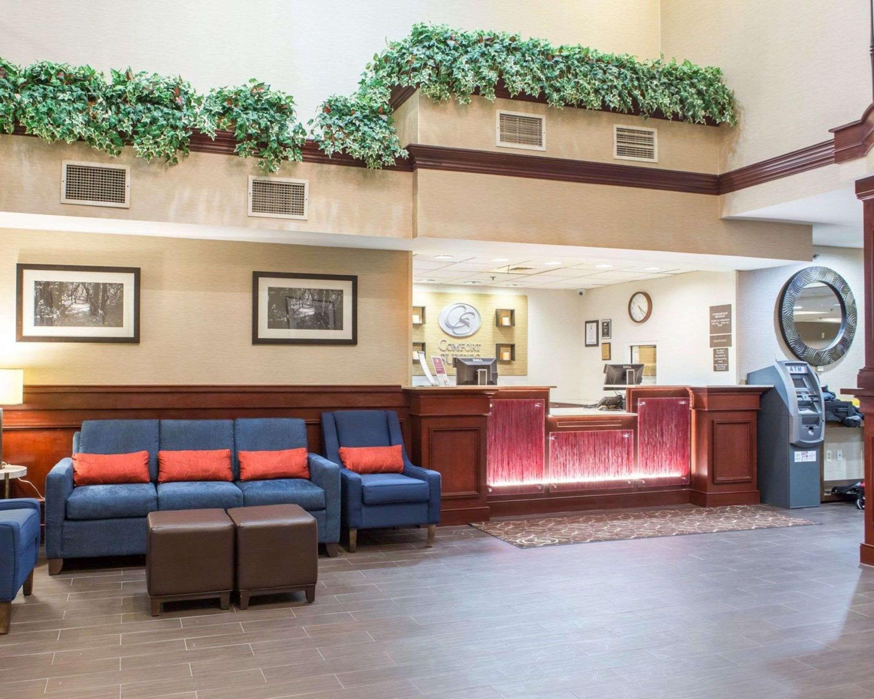 Comfort Suites Newark - Harrison Exterior foto