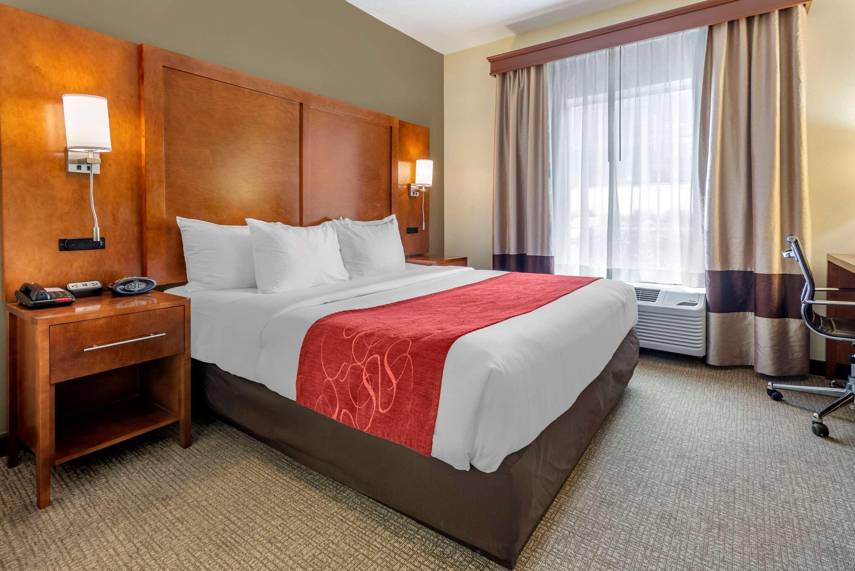 Comfort Suites Newark - Harrison Exterior foto
