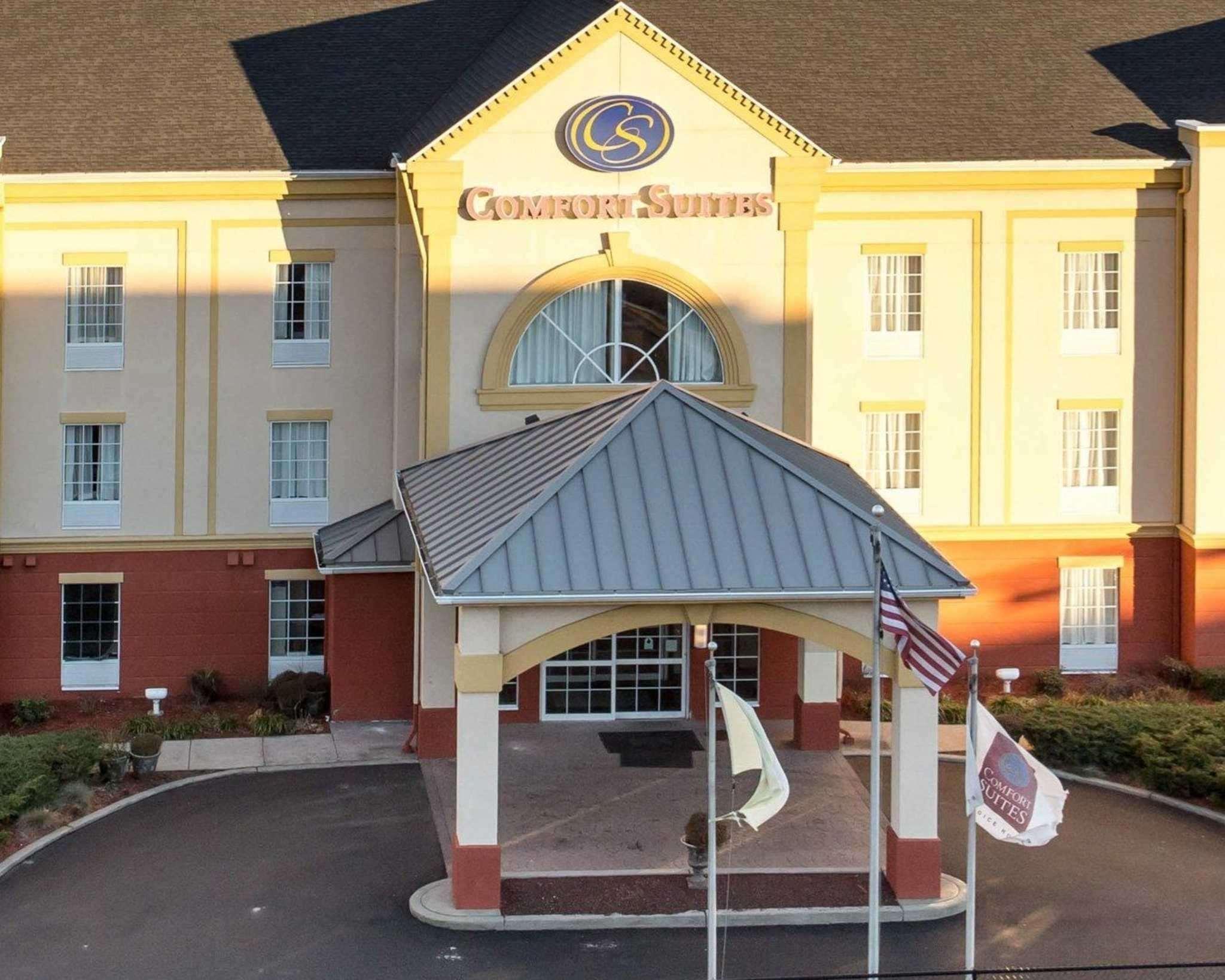 Comfort Suites Newark - Harrison Exterior foto