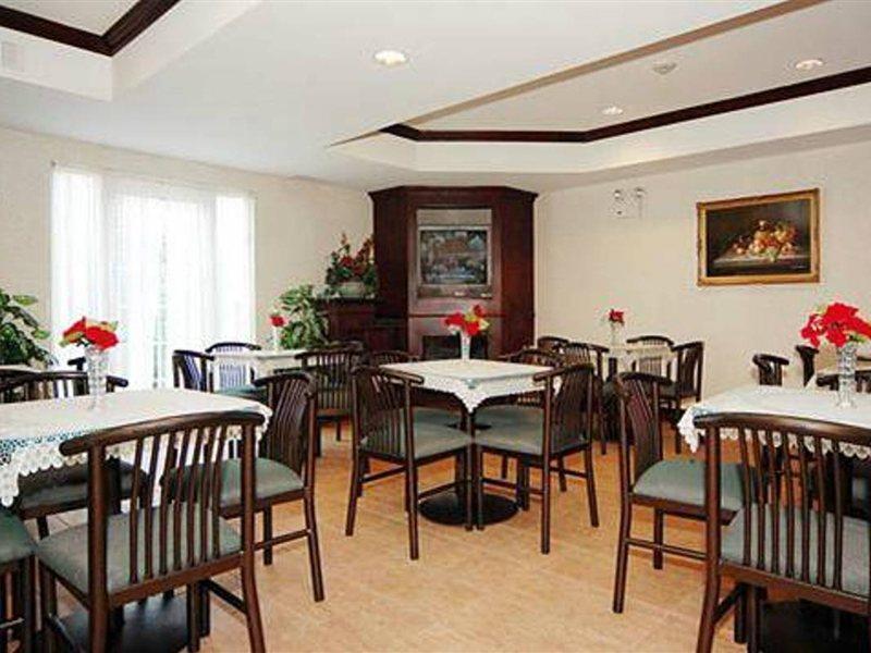 Comfort Suites Newark - Harrison Restaurant foto
